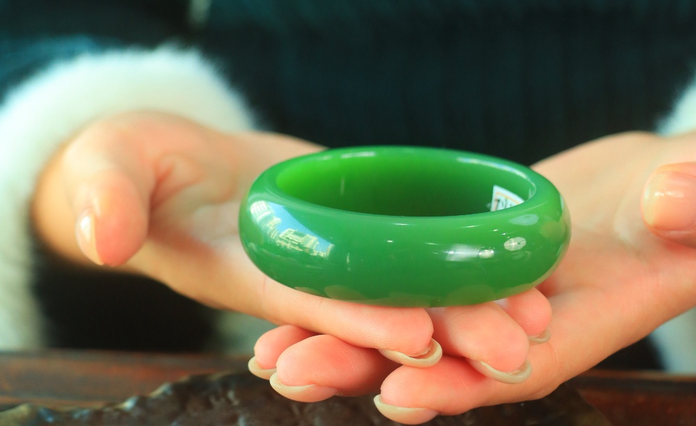 作品：碧色荡漾·手镯